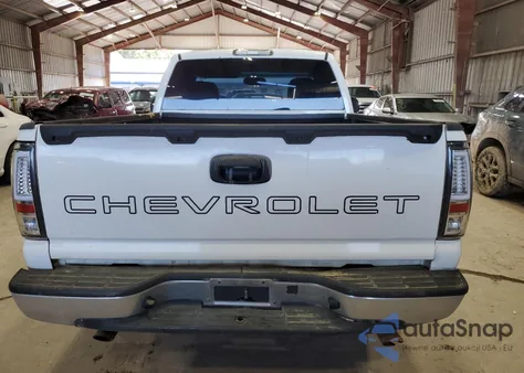 2005 Chevrolet Silverado C1500 z USA, uszkodzony, nr VIN 1GCEC14V95Z359312